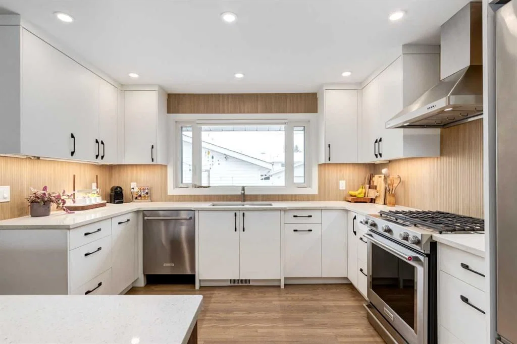 10815 Maplecreek Drive SE, Calgary — photo 4 of 50