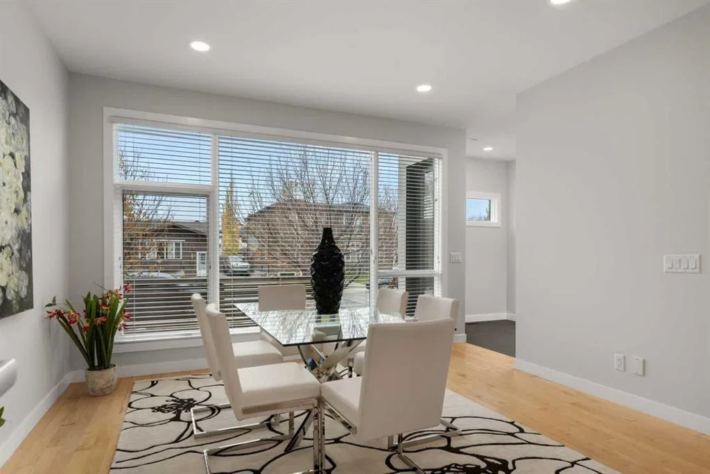 606 23 Avenue NE, Calgary — photo 3 of 48