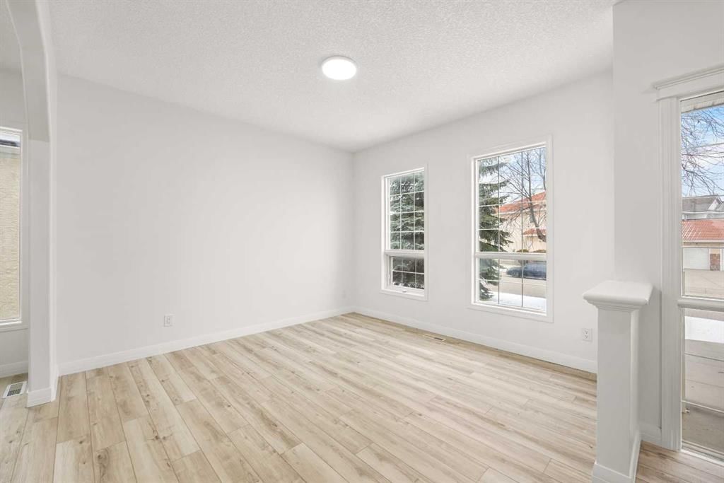 78 Hamptons Circle NW, Calgary — photo 2 of 48