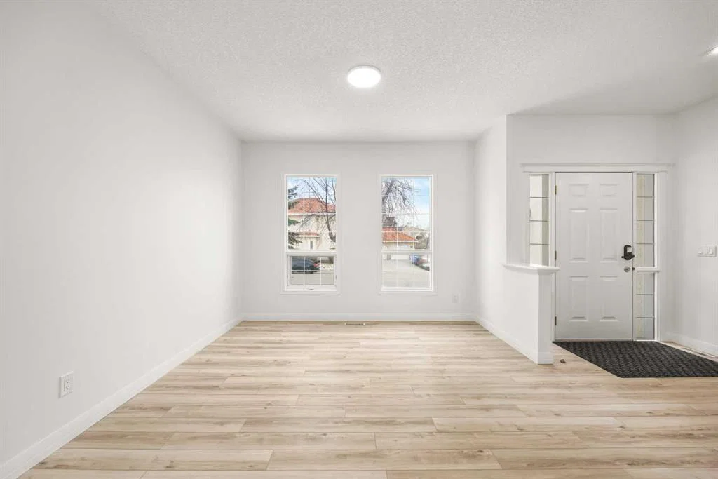 78 Hamptons Circle NW, Calgary — photo 4 of 48