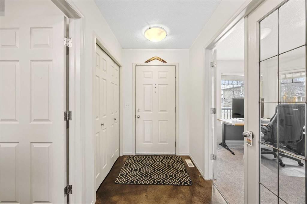 75 West Springs Way SW, Calgary — photo 3 of 40