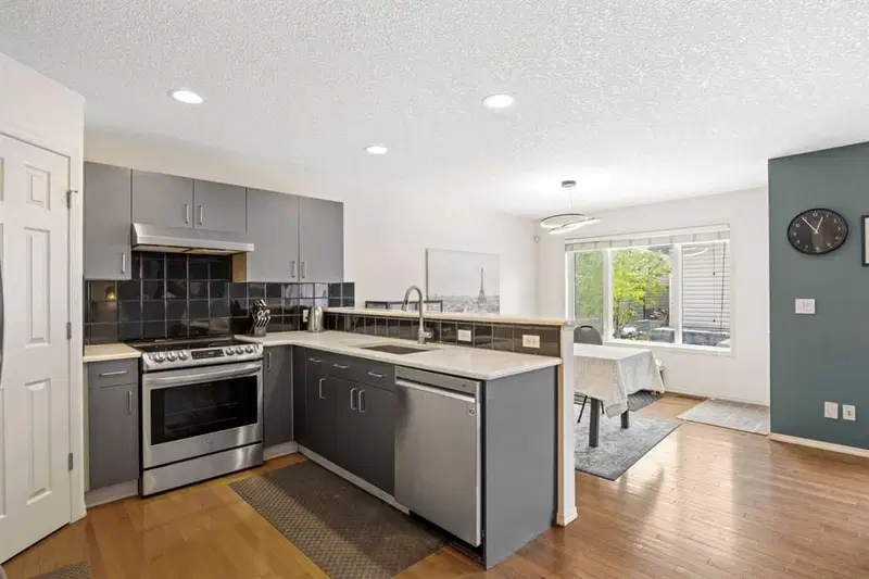 75 West Springs Way SW, Calgary — photo 4 of 40