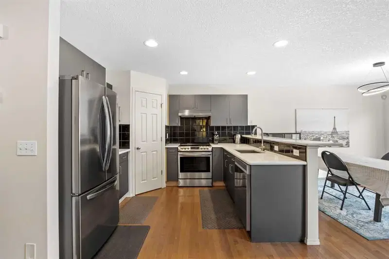 75 West Springs Way SW, Calgary — photo 5 of 40