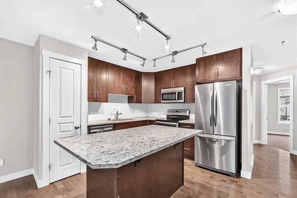1042 Mckenzie Towne Villas SE, Calgary — photo 5 of 35