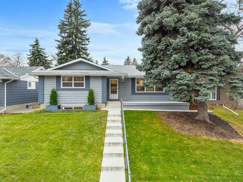7 Canna Bay SW, Calgary — detached for sale