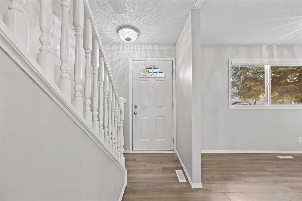 15, 6100 4 Avenue NE, Calgary — photo 3 of 37
