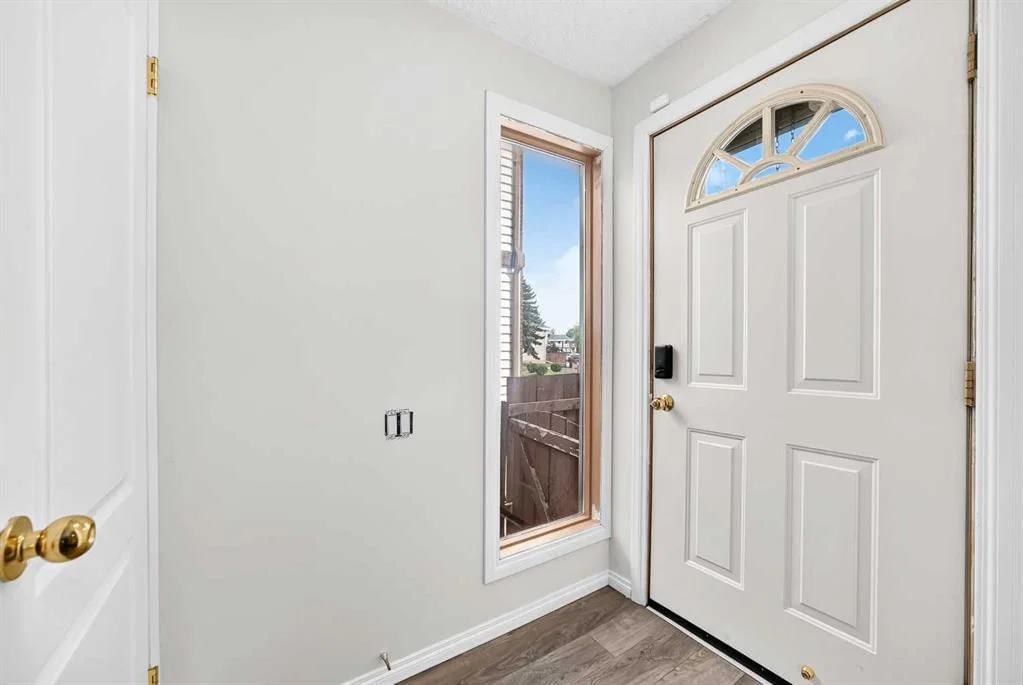 4351 58 Street E, Calgary — photo 3 of 43