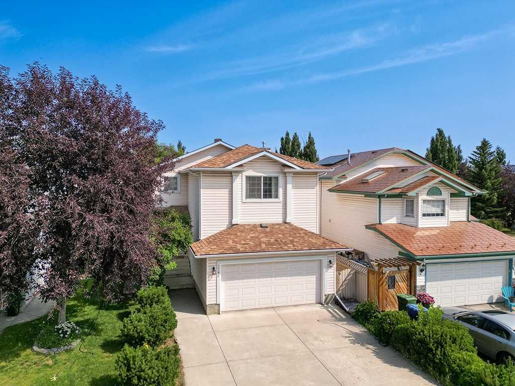 3782 Douglas Ridge Link SE, Calgary — main listing photo