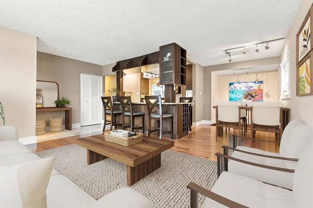 7207 Fleetwood Drive SE, Calgary — photo 3 of 47