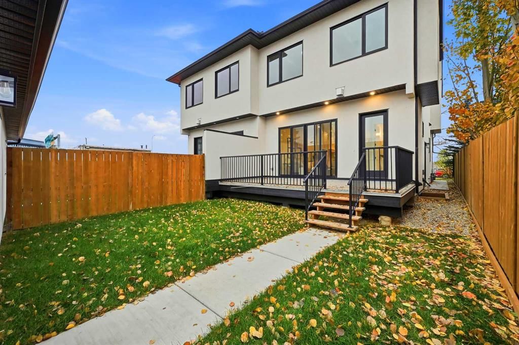 2435 52 Avenue SW, Calgary — photo 2 of 50