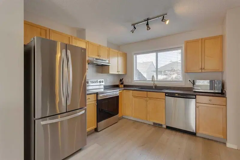 180 Prestwick Acres Lane SE, Calgary — photo 2 of 28