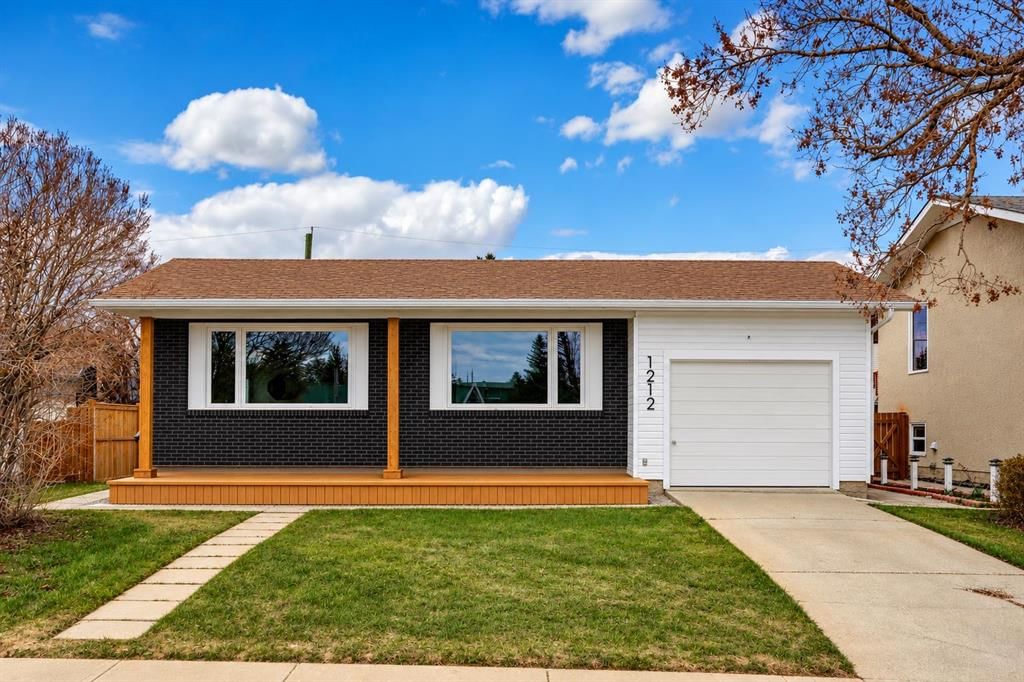 1212 Lake Sylvan Drive SE, Calgary — main listing photo