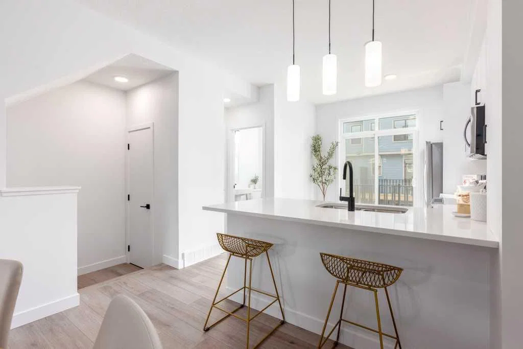 705, 437 Alpine Avenue SW, Calgary — main listing photo