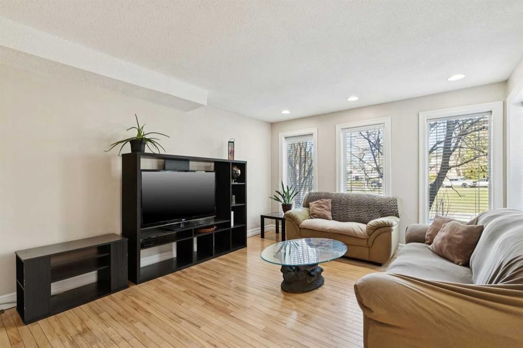 37 Ranch Glen Drive NW, Calgary — photo 2 of 36