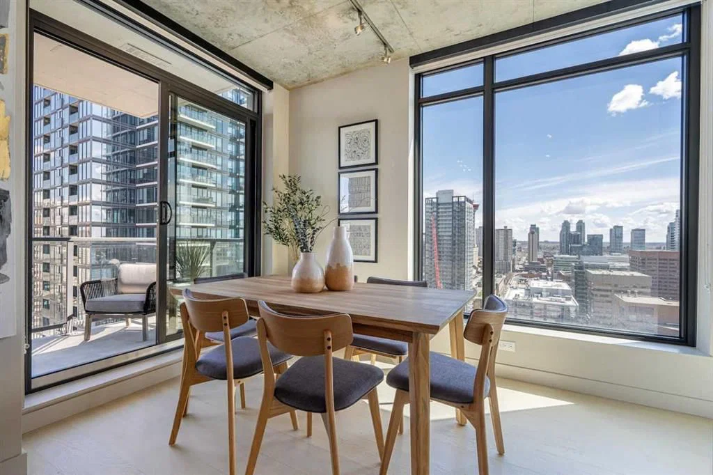 2206, 1010 6 Street SW, Calgary — photo 2 of 33
