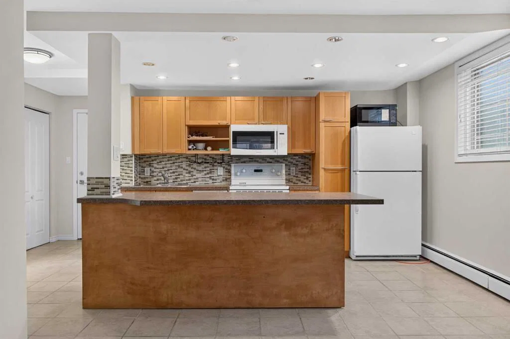 105, 1727 10a Street SW, Calgary — photo 4 of 18