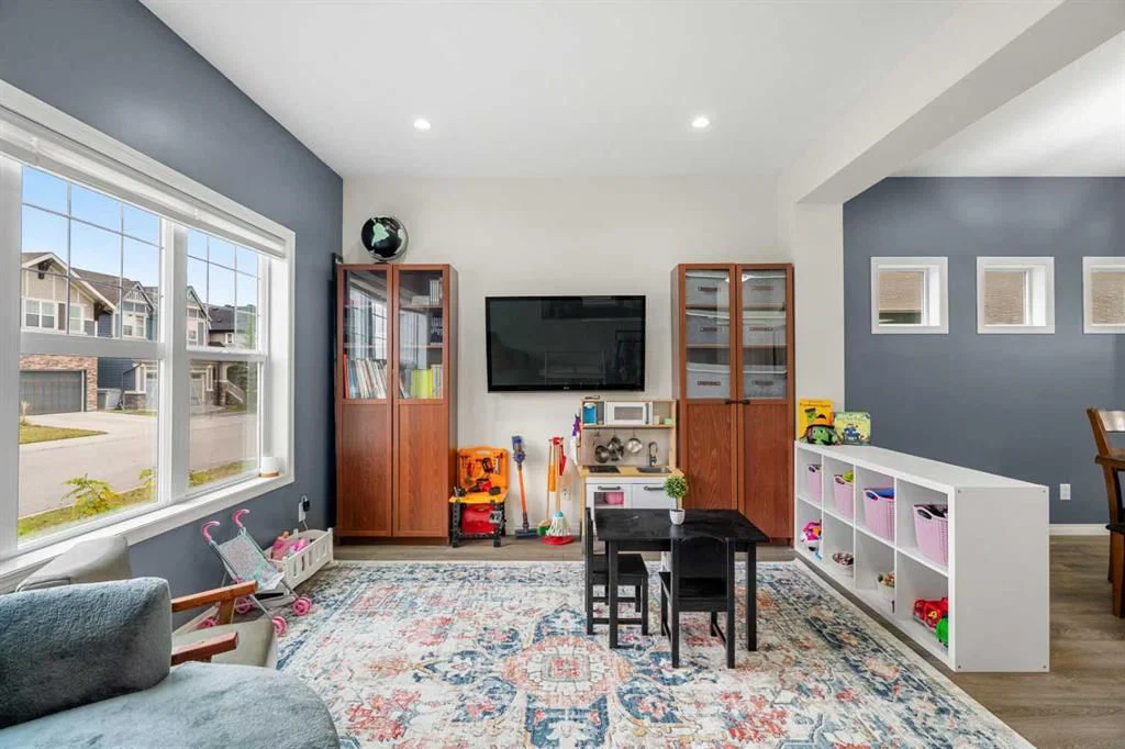 24 Marquis Green SE, Calgary — photo 4 of 46