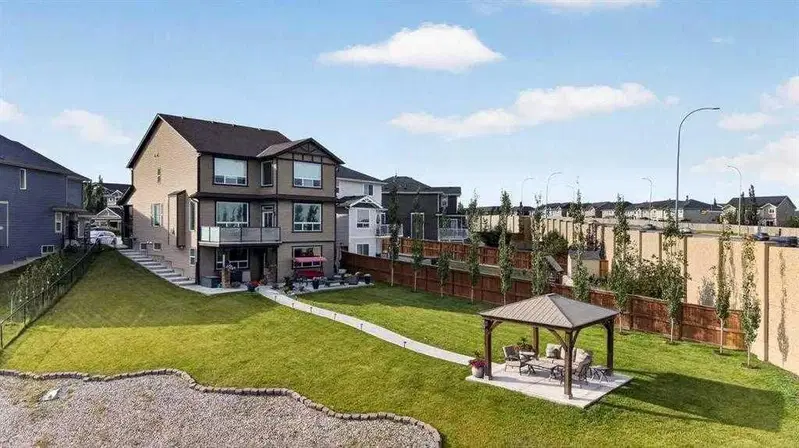 40 Sherwood Manor NW, Calgary — detached for sale