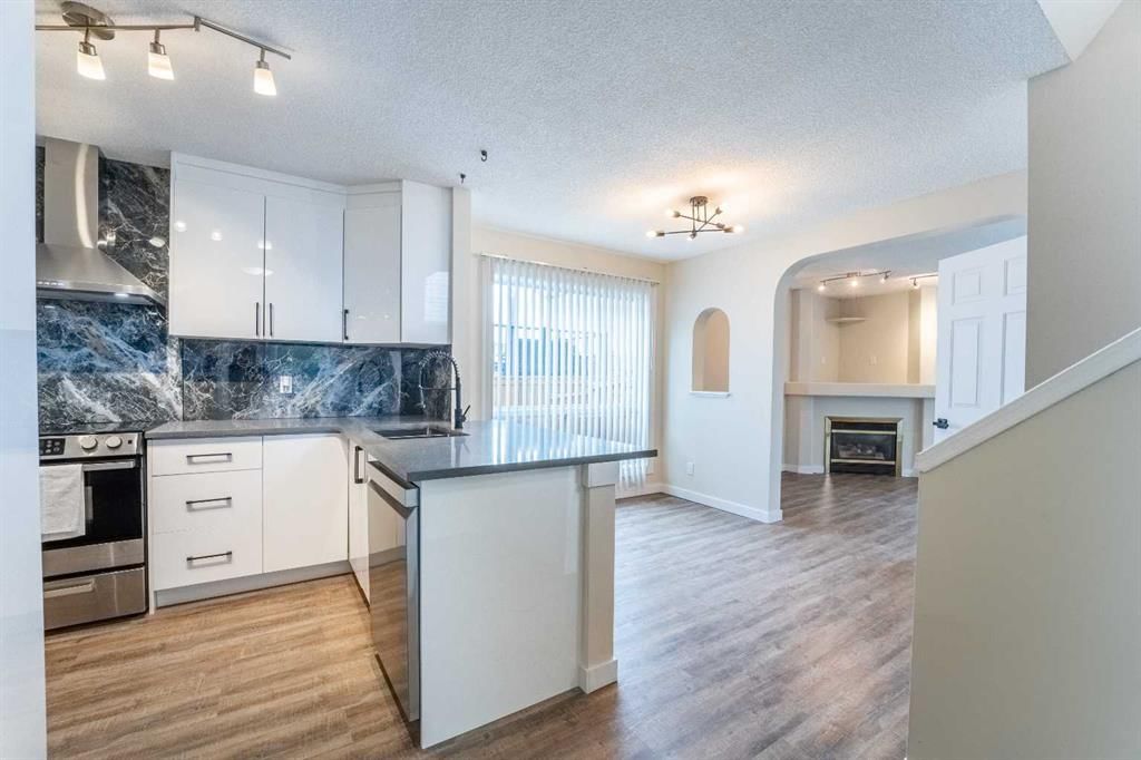 6 Covewood Park NE, Calgary — photo 5 of 49