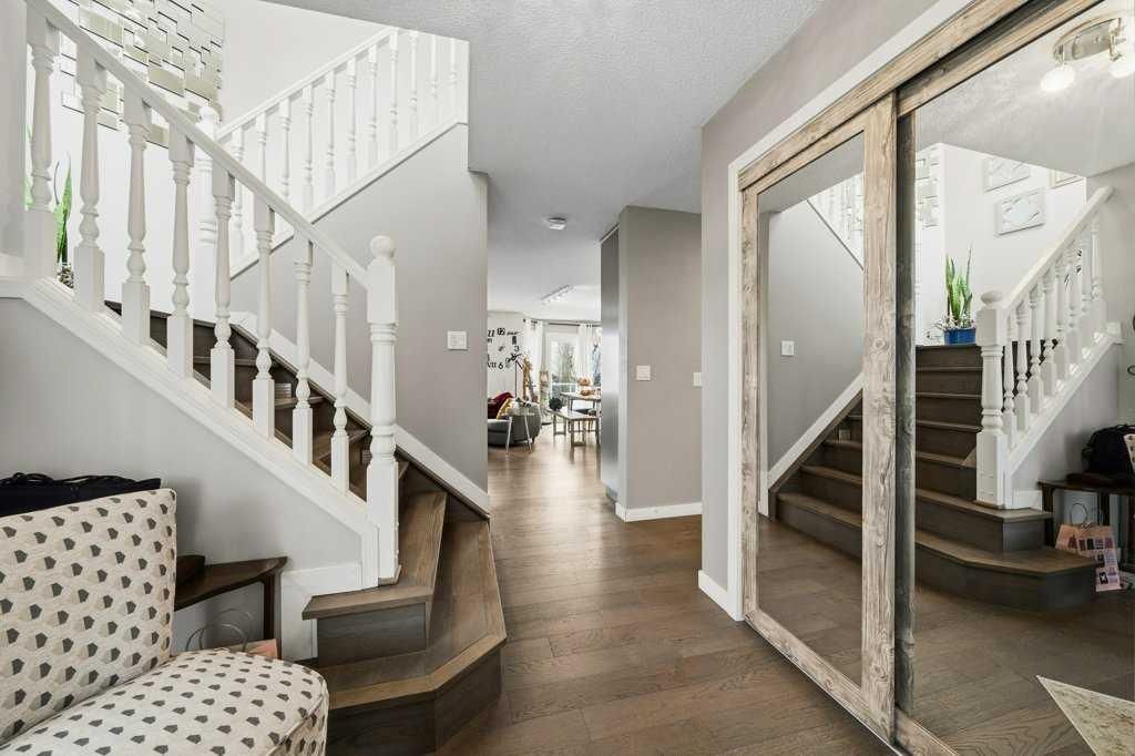 146 Bridlewood Way SW, Calgary — photo 4 of 47