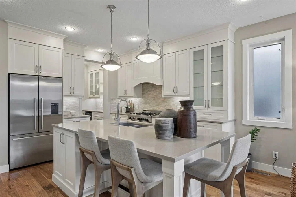 2021 Mackay Road NW, Calgary — photo 3 of 50