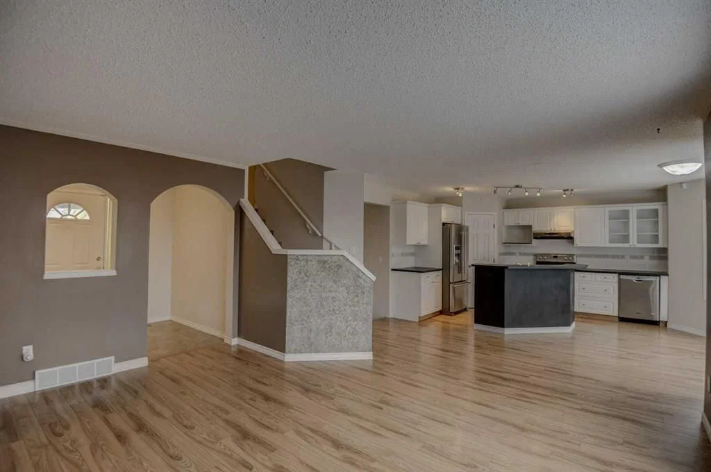 109 Bridlecreek Green SW, Calgary — photo 4 of 28