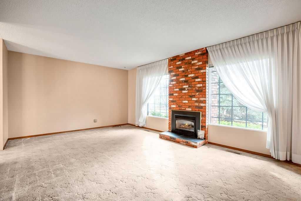 10711 Mapleglen Crescent SE, Calgary — photo 5 of 41