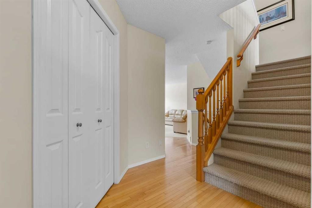 303 Springborough Way SW, Calgary — photo 3 of 40