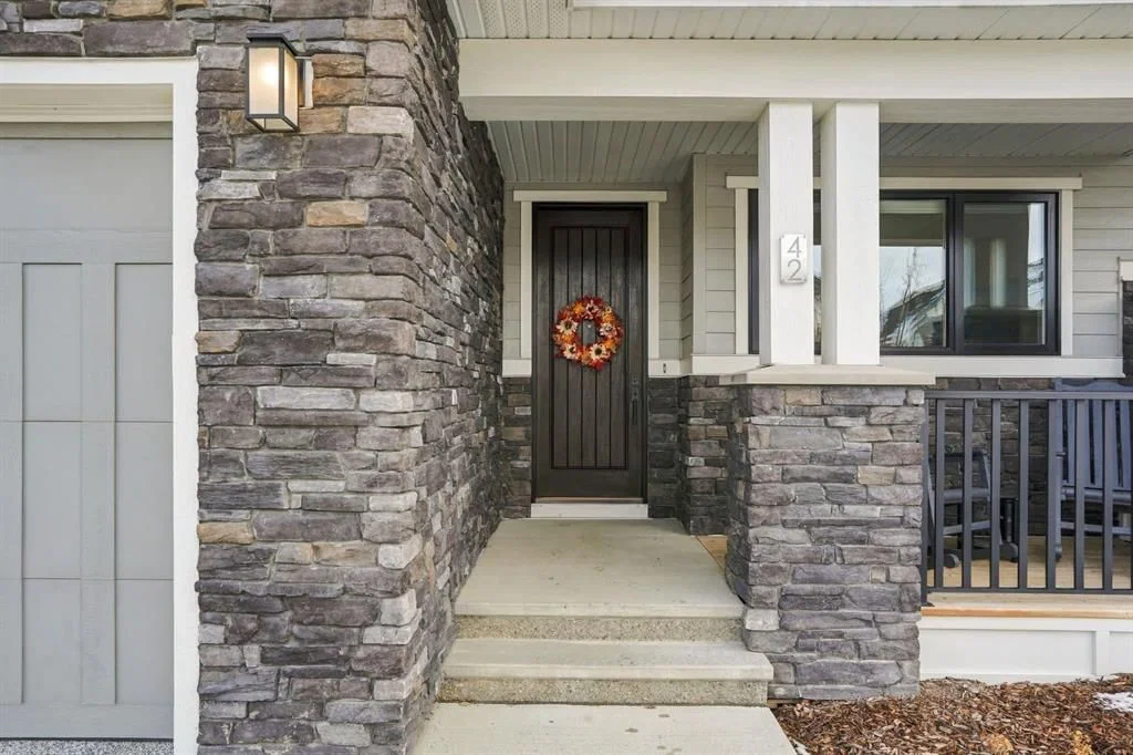 42 Crestridge Bay SW, Calgary — photo 2 of 41