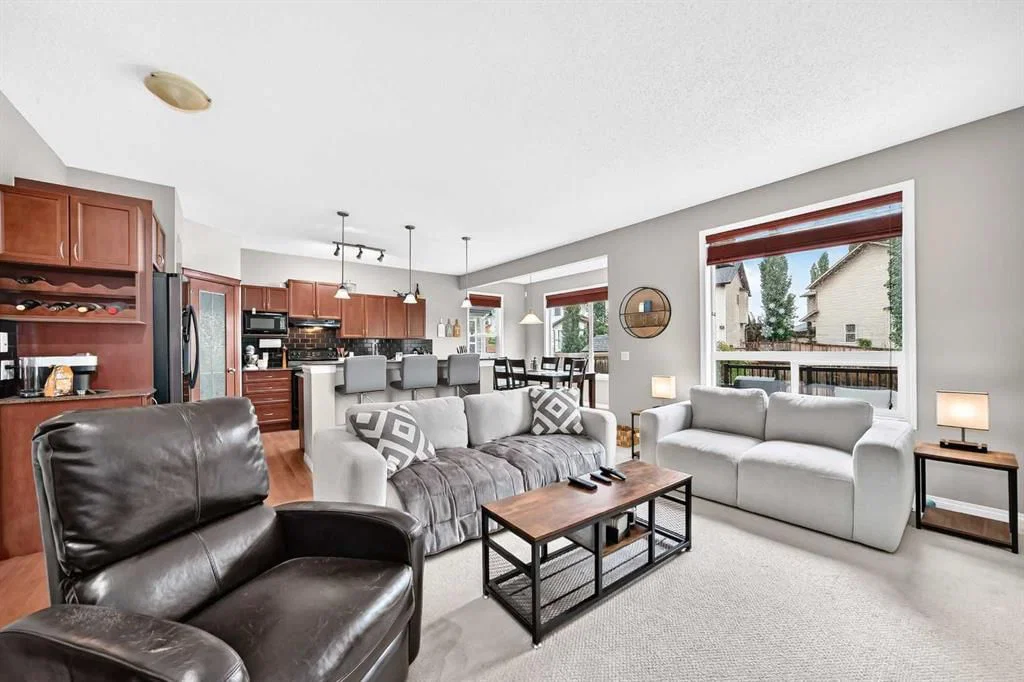 121 Chapalina Heights SE, Calgary — photo 4 of 50