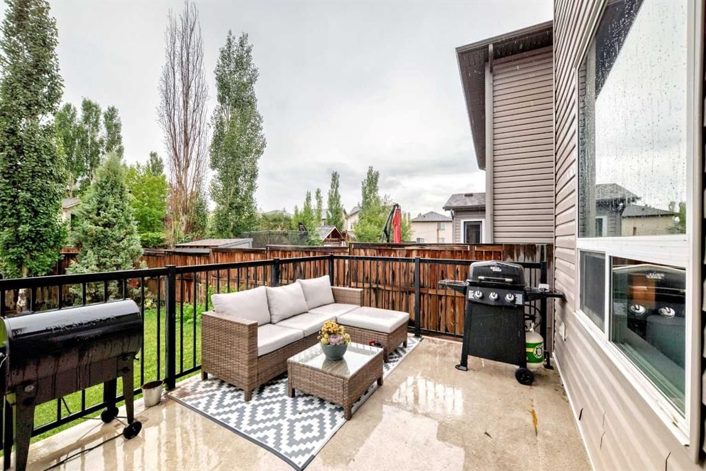 121 Chapalina Heights SE, Calgary — photo 5 of 50