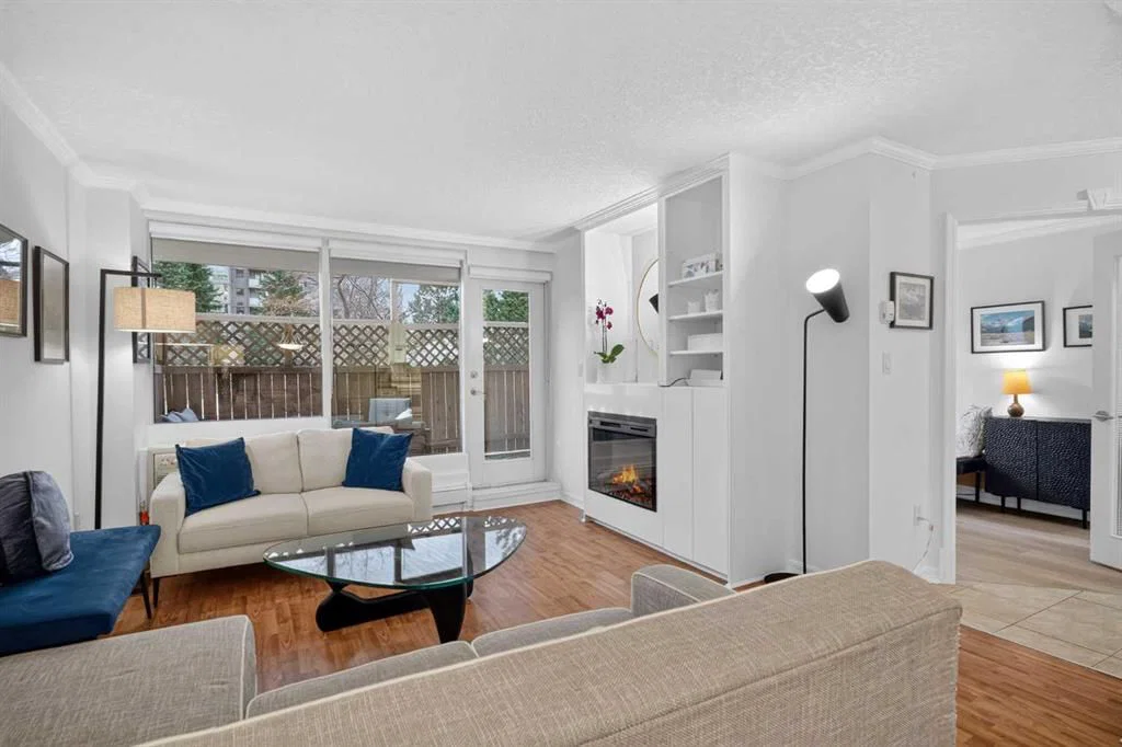 104, 4555 Varsity Lane NW, Calgary — photo 3 of 33