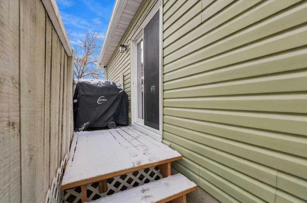 36 Covington Mews NE, Calgary — photo 3 of 47