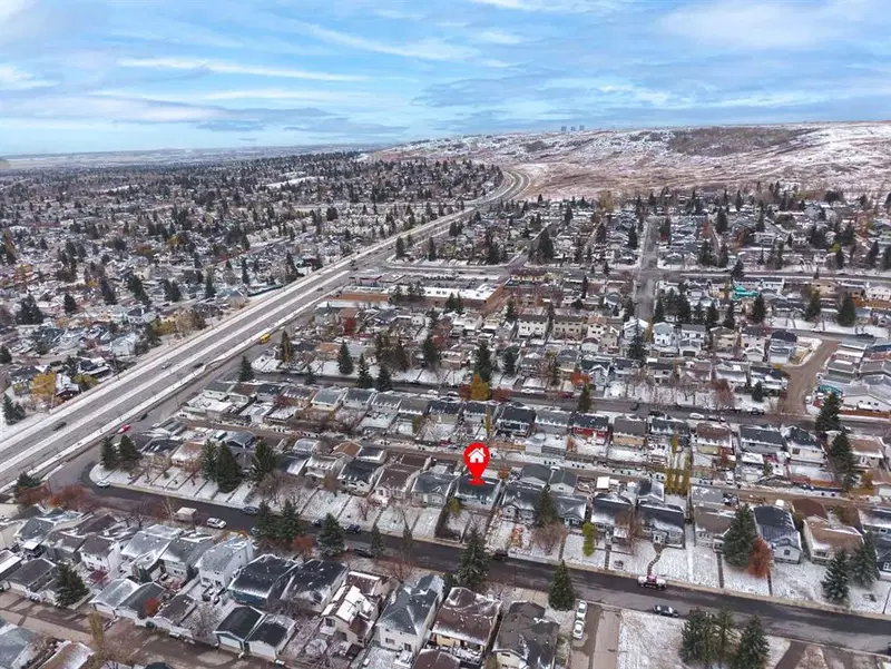 100 Macewan Park Road NW, Calgary — photo 2 of 34