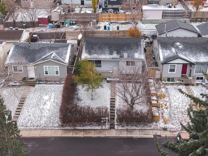 100 Macewan Park Road NW, Calgary — photo 4 of 34
