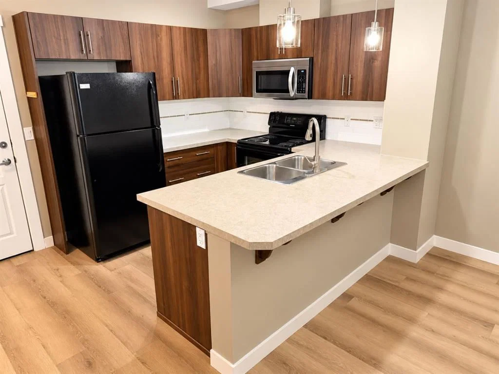 104, 2300 Evanston Square NW, Calgary — photo 4 of 19