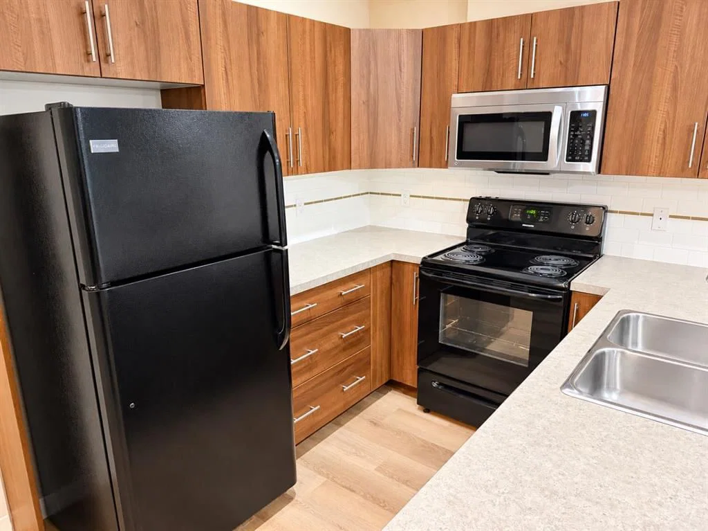 104, 2300 Evanston Square NW, Calgary — photo 5 of 19