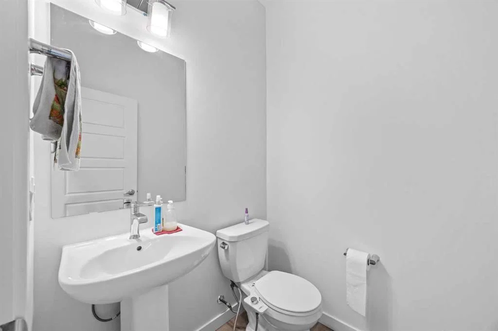 427, 137 Red embers Link NE, Calgary — photo 4 of 35