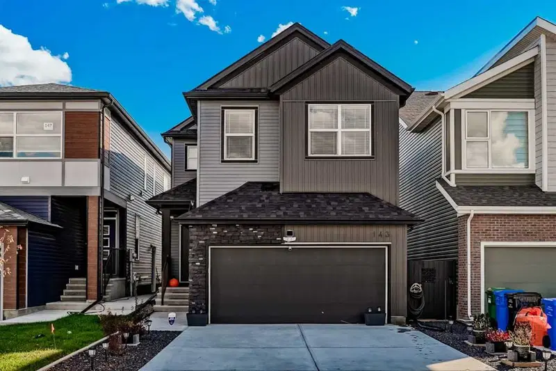 143 Wolf Hollow Manor SE, Calgary — main listing photo