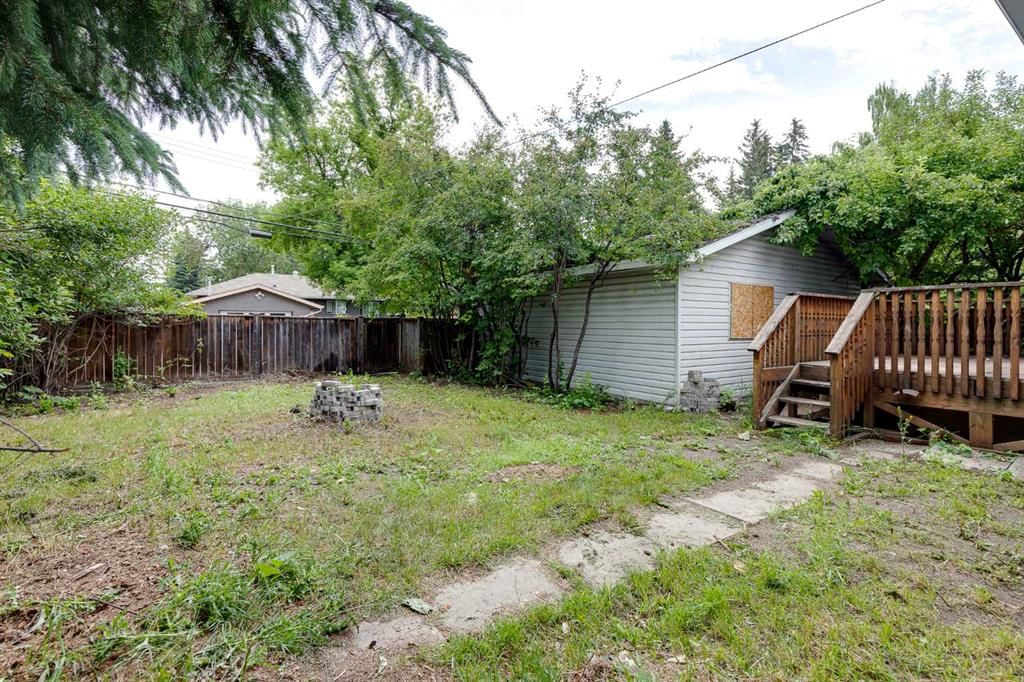 2836 Brentwood Boulevard NW, Calgary — photo 3 of 18