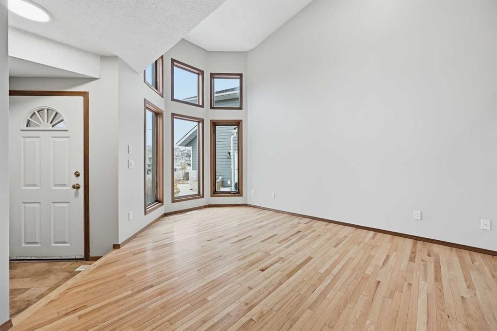 207 Riverside Way SE, Calgary — photo 4 of 43