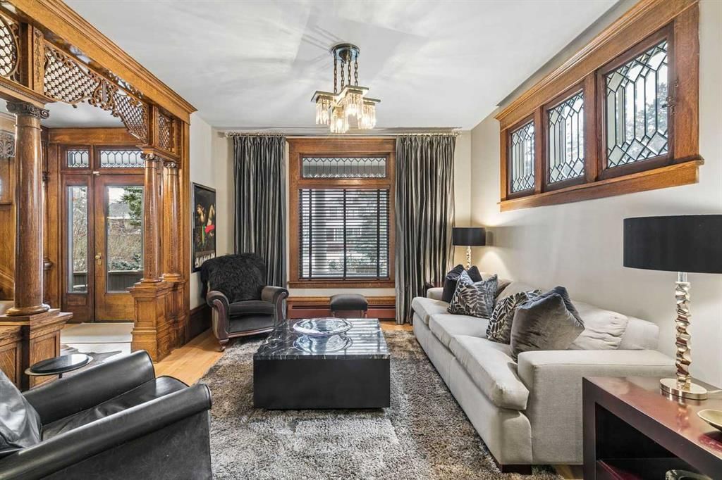 1935 12 Street SW, Calgary — photo 4 of 44