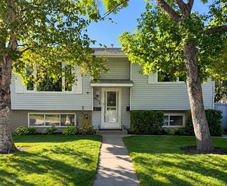 6803 24 Avenue NE, Calgary — photo 3 of 42