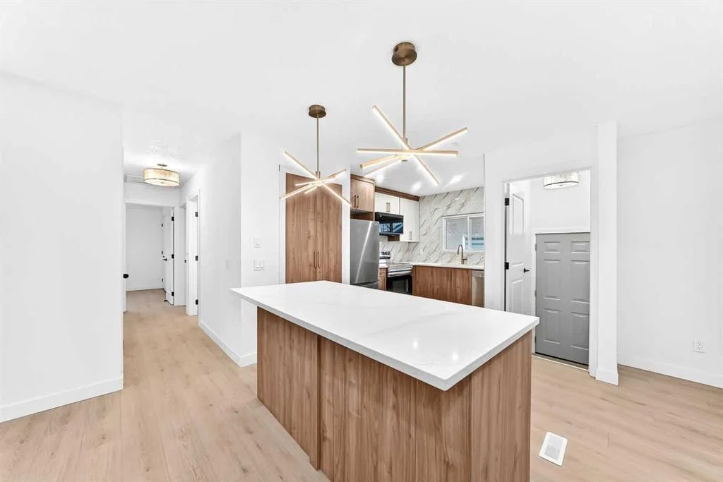 619 Penbrooke Road SE, Calgary — photo 4 of 44
