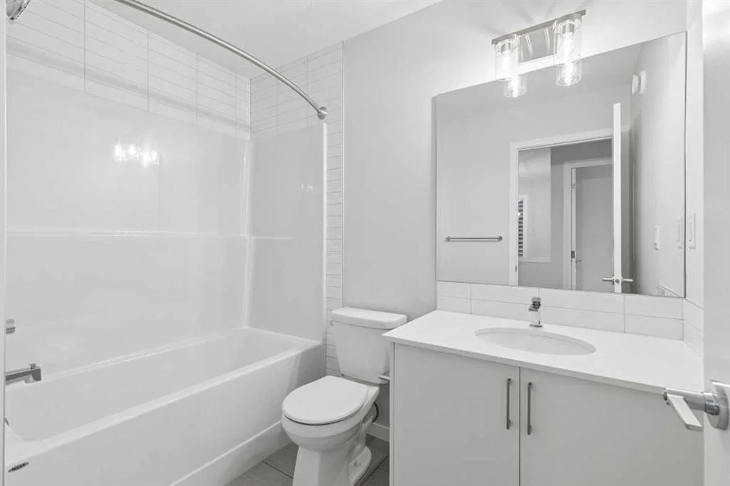 32 Snowberry Common SE, Calgary — photo 2 of 27
