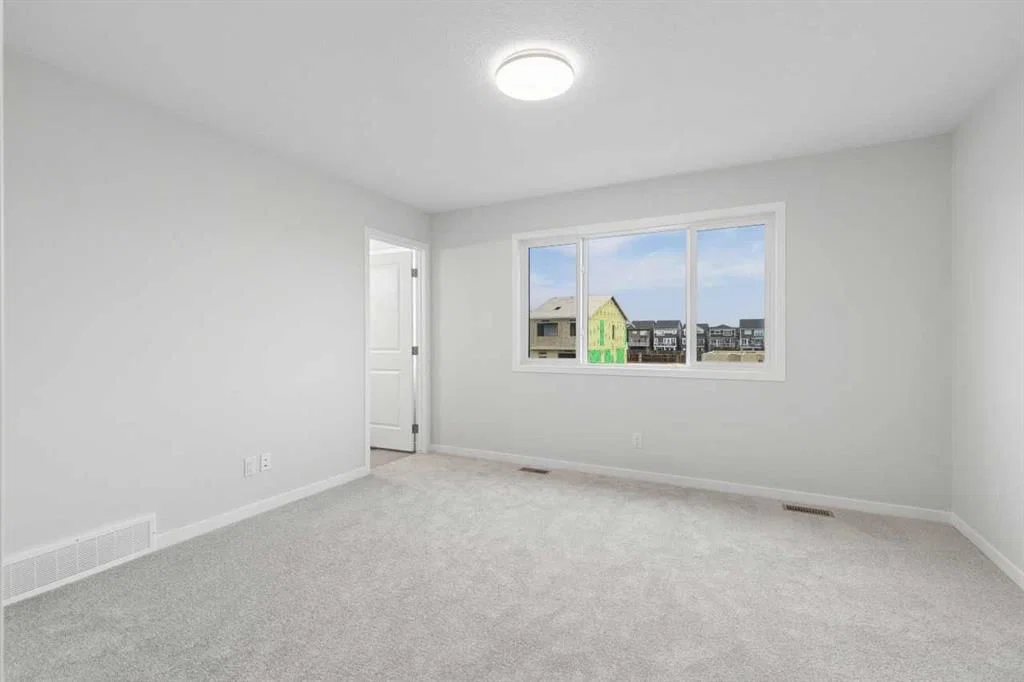 32 Snowberry Common SE, Calgary — photo 3 of 27
