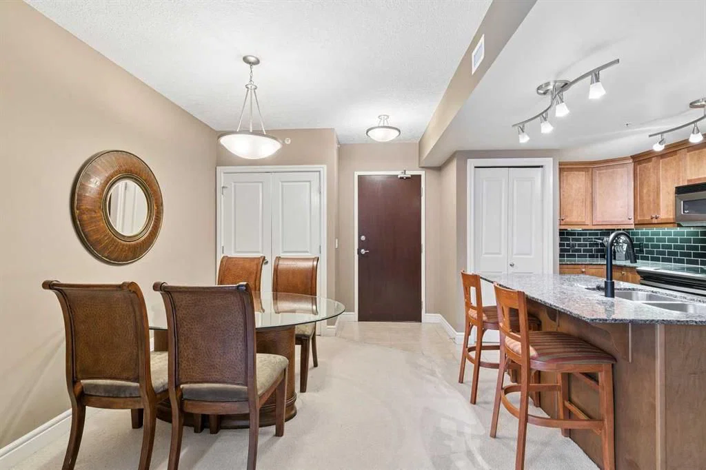 1206, 920 5 Avenue SW, Calgary — photo 3 of 41