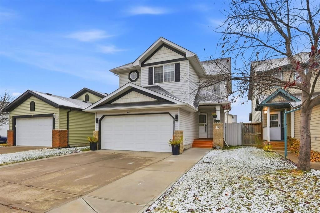 25 Martin Crossing Green NE, Calgary — photo 3 of 46