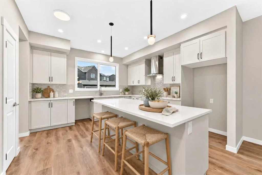 28 Mercado Road SE, Calgary — photo 2 of 42