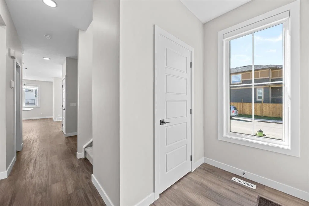 581 Hotchkiss Drive SE, Calgary — photo 3 of 39